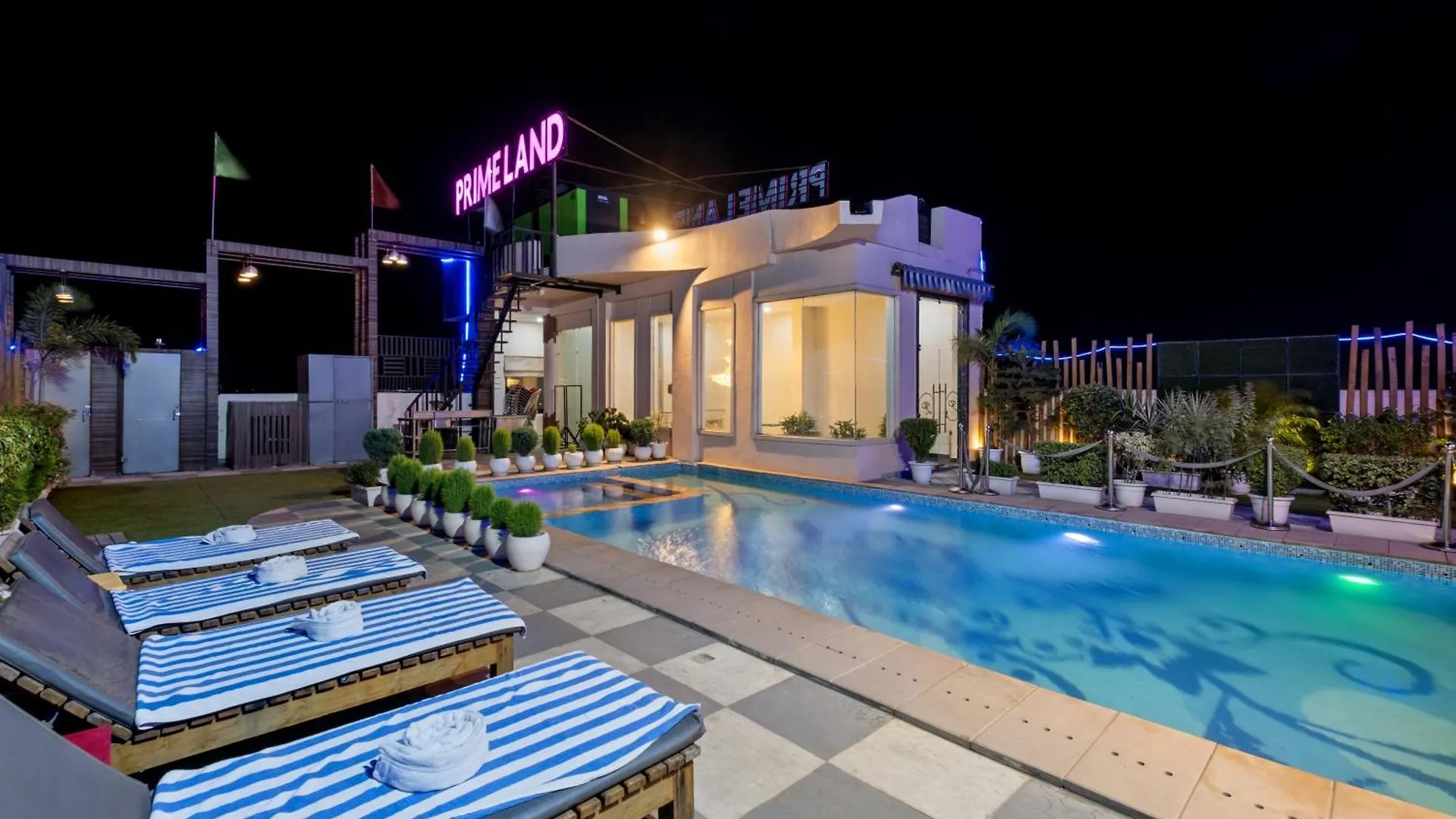 Hotel Prime Land Varanasi India
