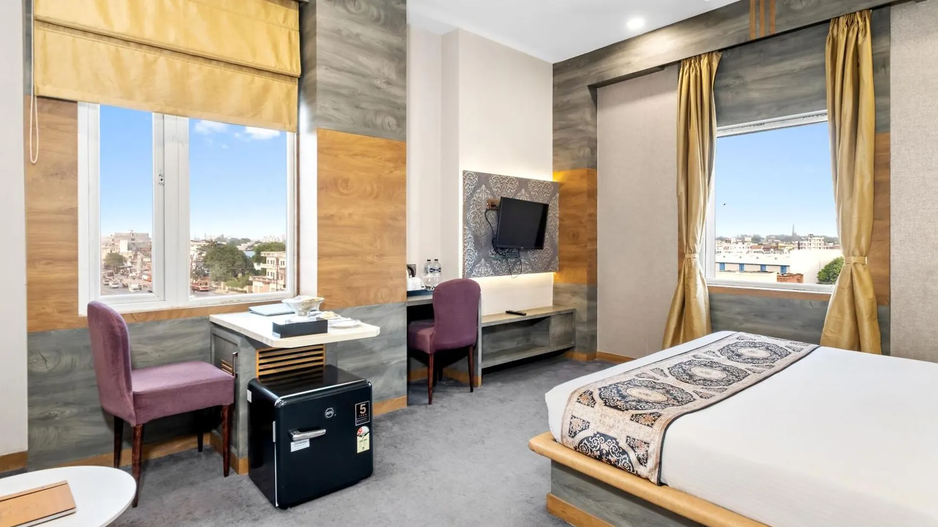 Hotel Prime Land Varanasi