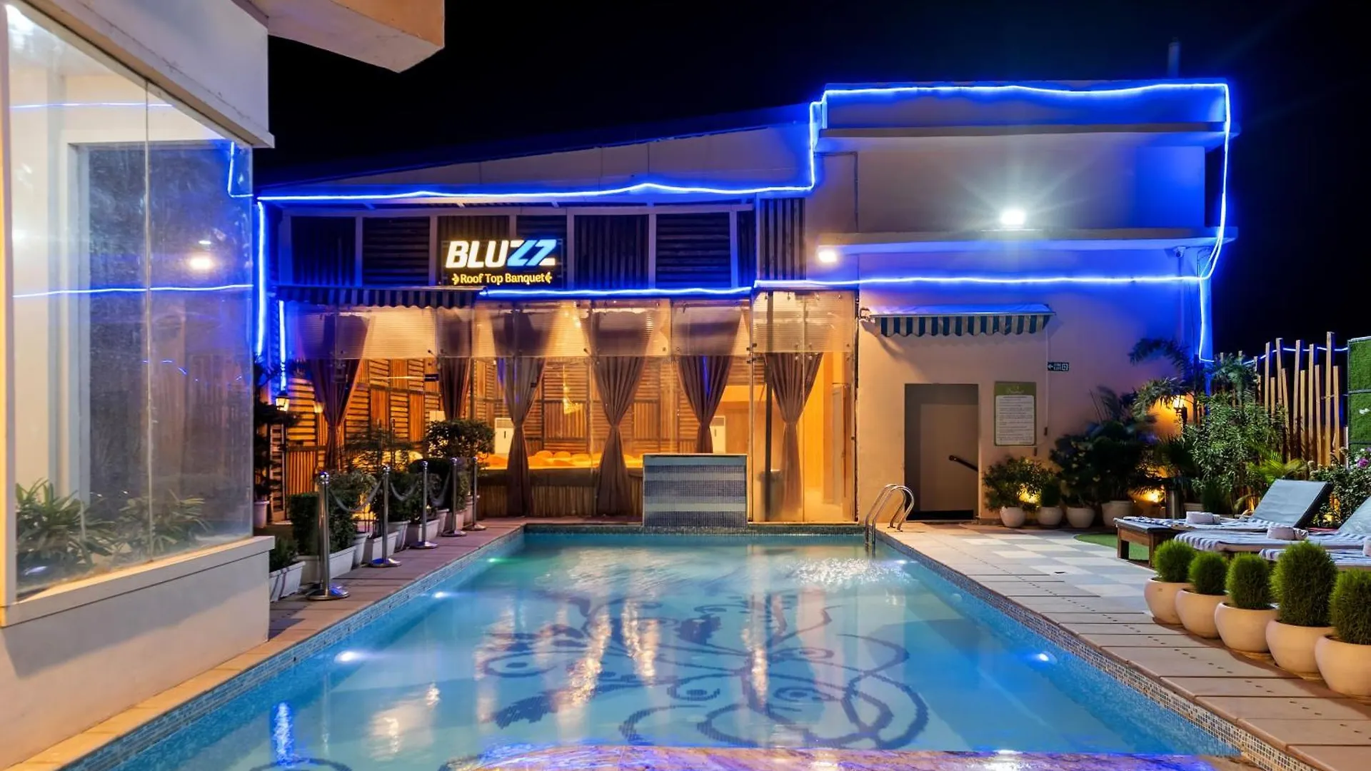 Hotel Prime Land Varanasi 3*,