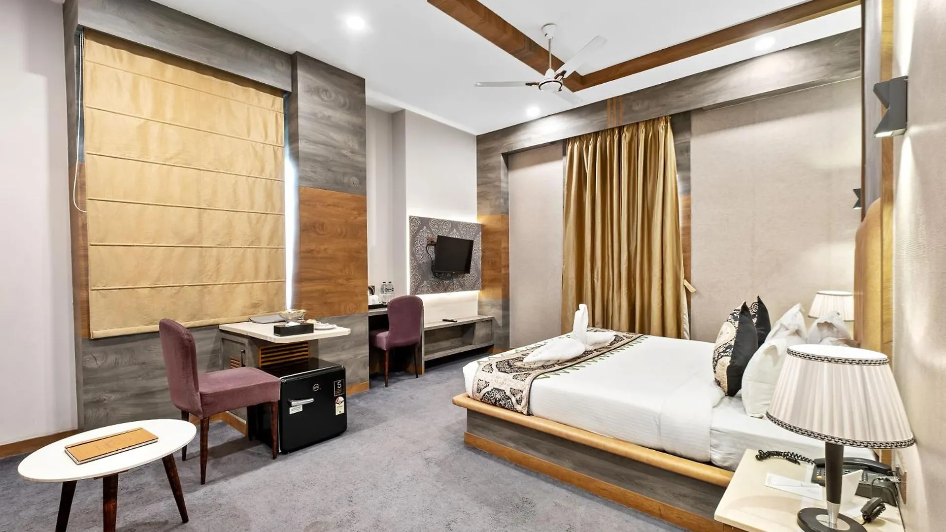 Hotel Prime Land Varanasi India